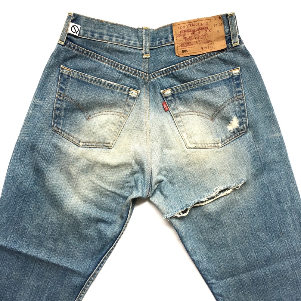 ❌SOLD❌Vintage Redone Levi’s 501 Butt Rip Jeans - Picture 5 of 7